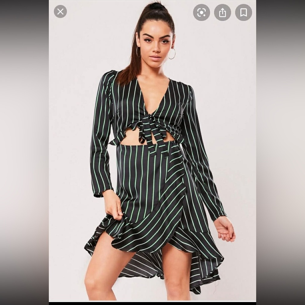 Missguided. Black and White Long Sleeve Dresses - Picture 2 of 6
